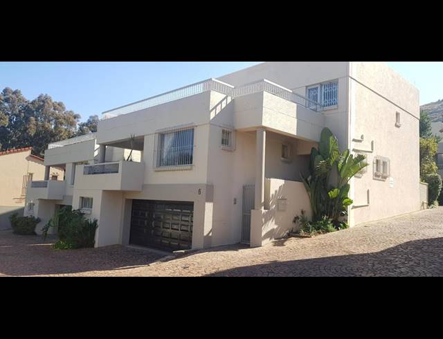 4 BEDROOM TOWNHOUSE FOR SALE IN BRUMA